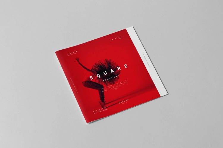 Square Brochure Mock-up 2 正方形骑马钉杂志手册画册设计作品贴图ps样机素材展示效果模板